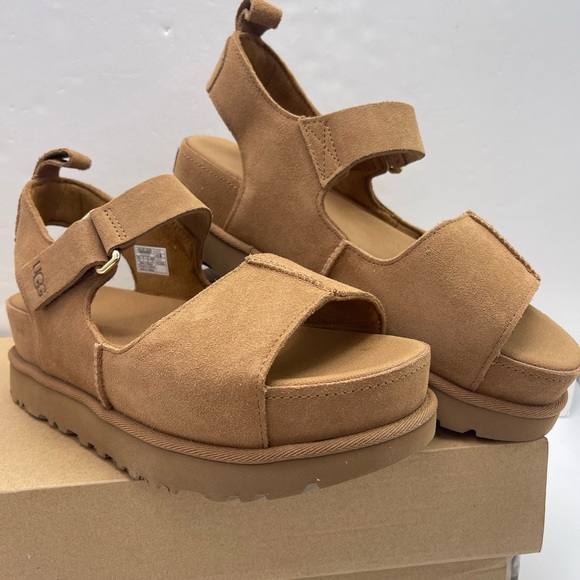 UGG GOLDENSTAR WMNS 10 HI Platform Sandals Chestnut Suede - Picture 2 of 16
